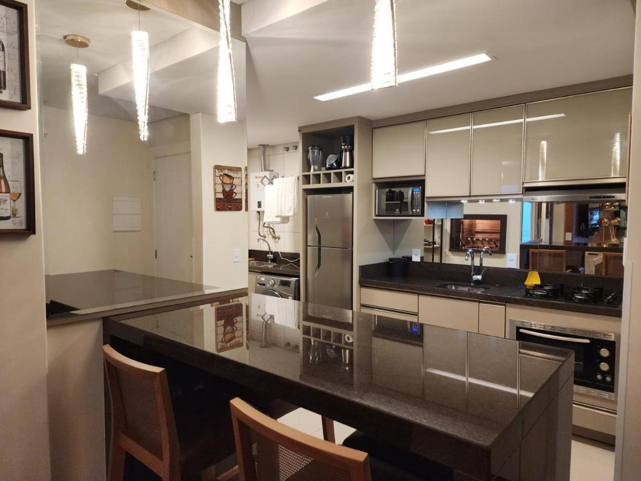 Lar Do Ozzy Com Lareira No Centro De Gramado! Apartment Ngoại thất bức ảnh